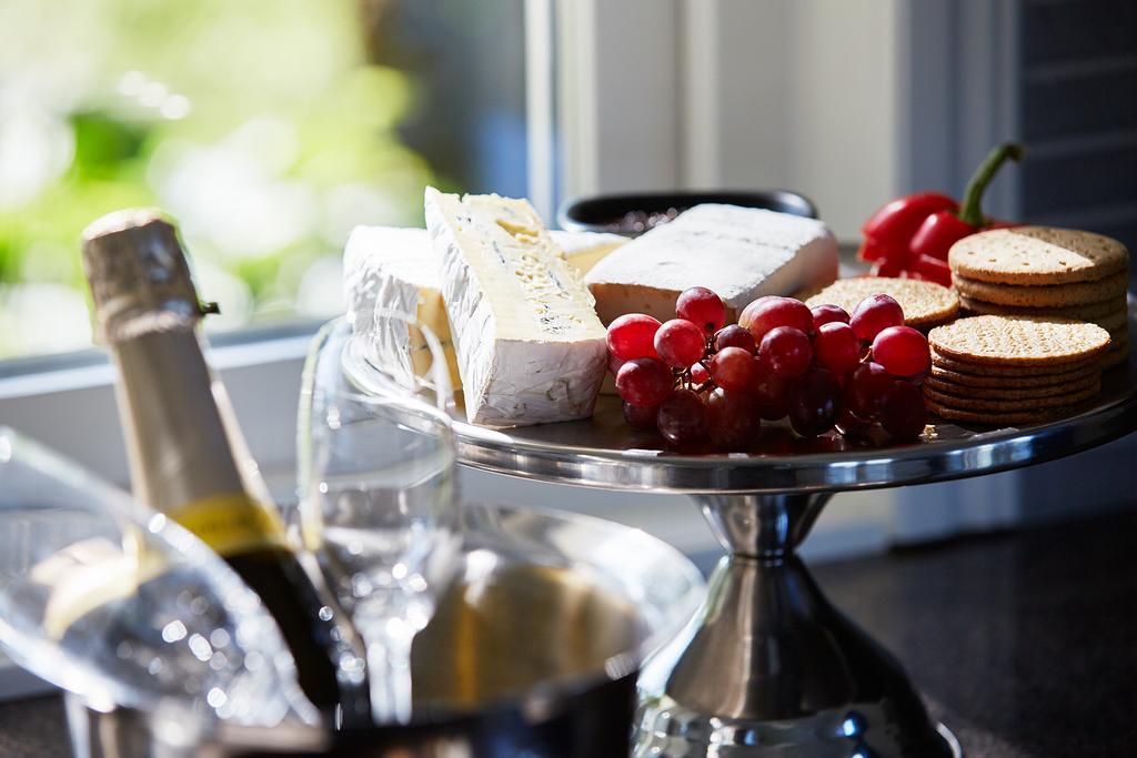 Haellsnaes Hotell & Restaurang Molnlycke ภายนอก รูปภาพ